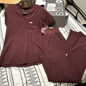 Figs Earth Day 2022 deep figs S/S Tall